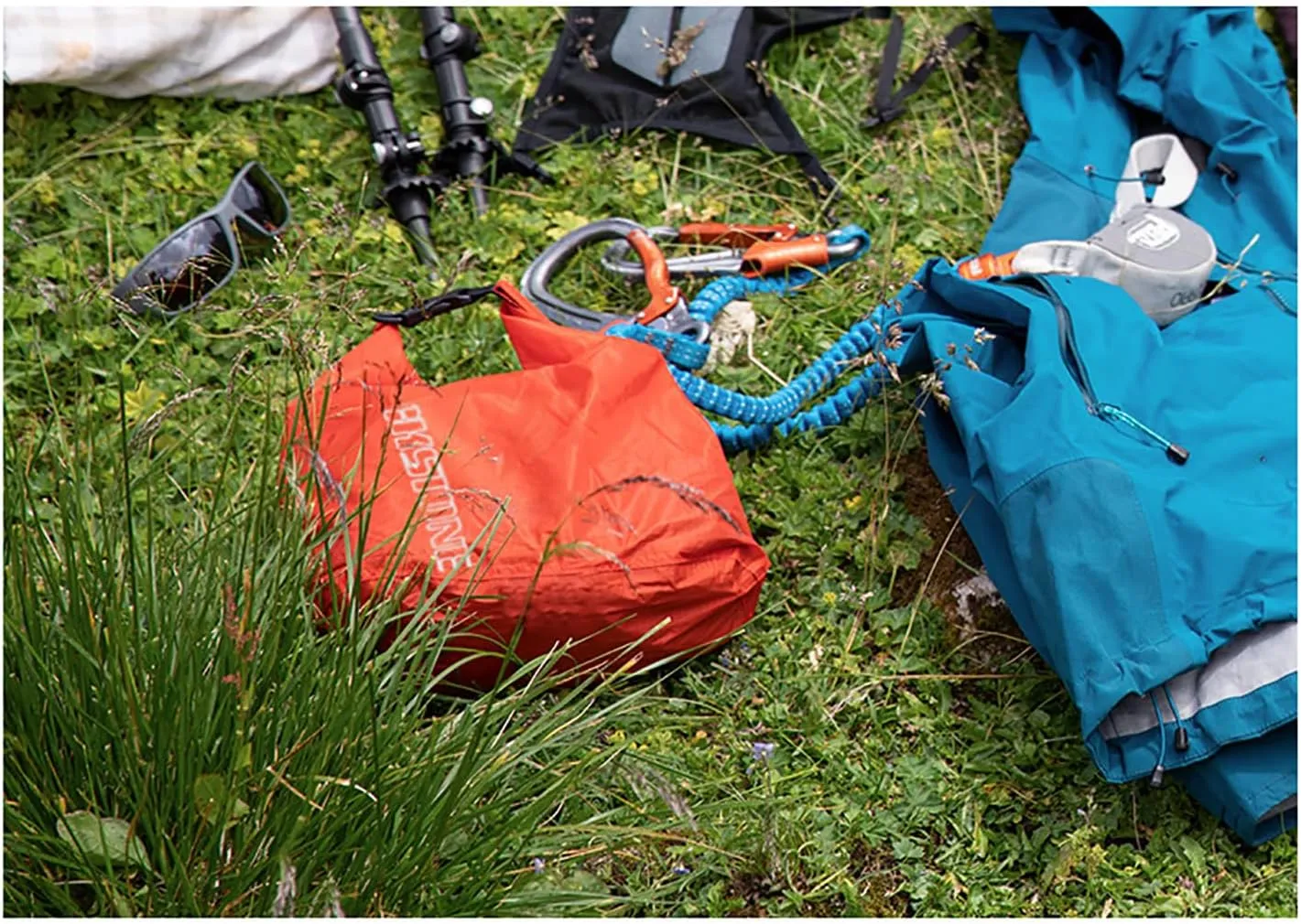2pcs Dry Sack Set, Lightweight Dry Bags Set, Waterproof Roll Top Dry Sacks Keep Your Stuff Dry - for Kayaking Boating Hiking Camping (15L Dark green)