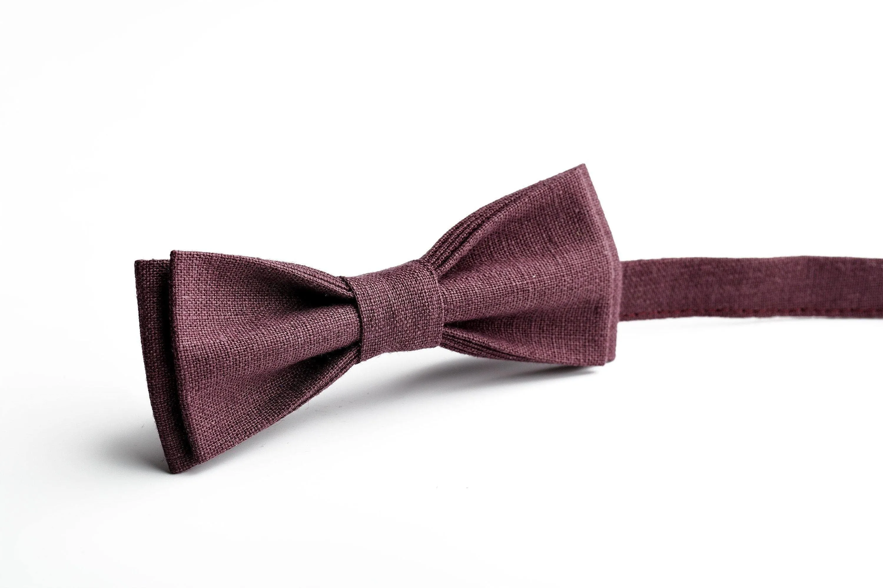 Eggplant Linen Men's Bow Tie: Perfect for Weddings & Groomsmen
