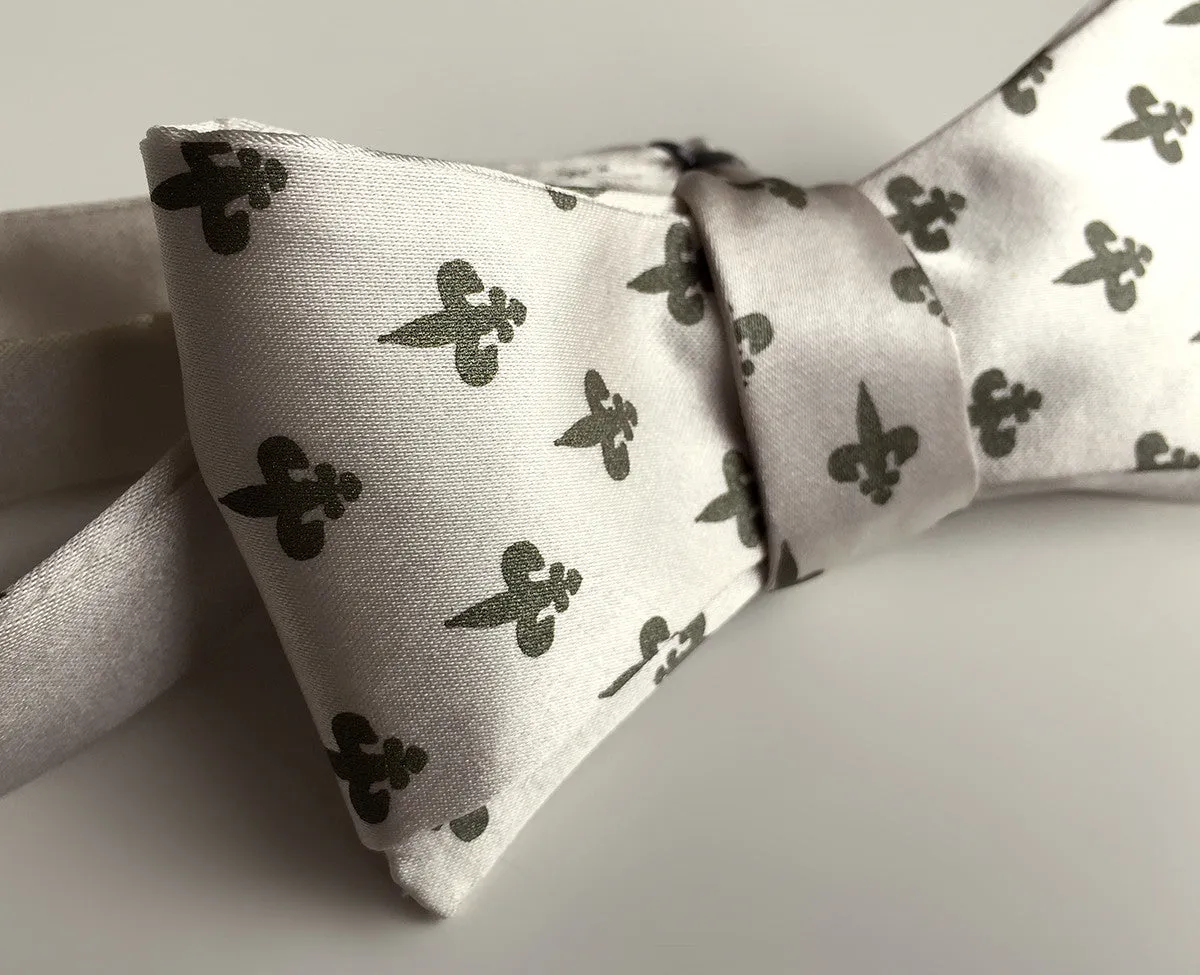 Fleur-de-Lis Bow Tie.