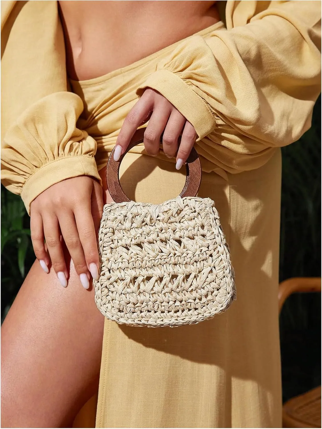 Floerns Women's Round Handle Straw Bag Woven Clutch Purse Vacation Mini Handbags