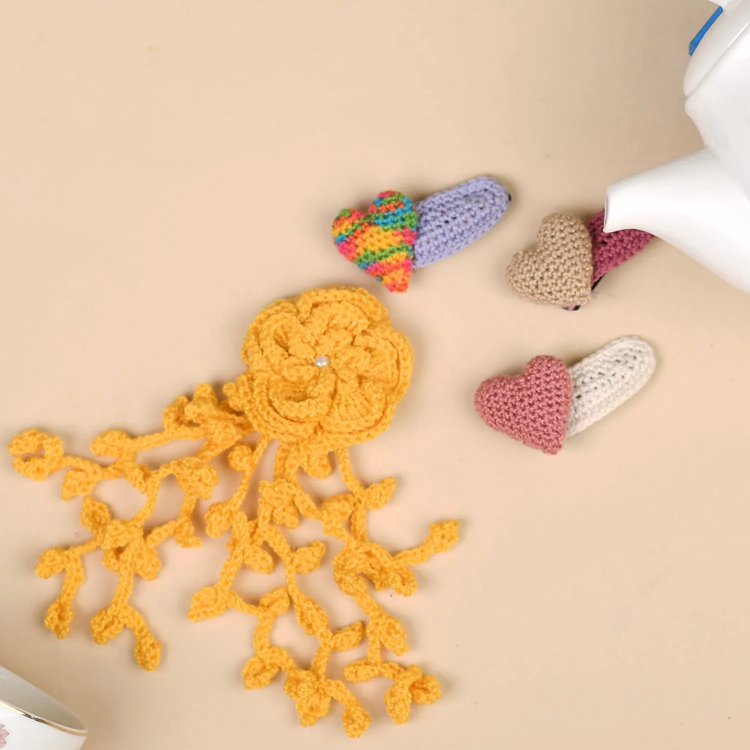 Love Live Laugh - Long Flower Hanging Clip/ Heart Clip