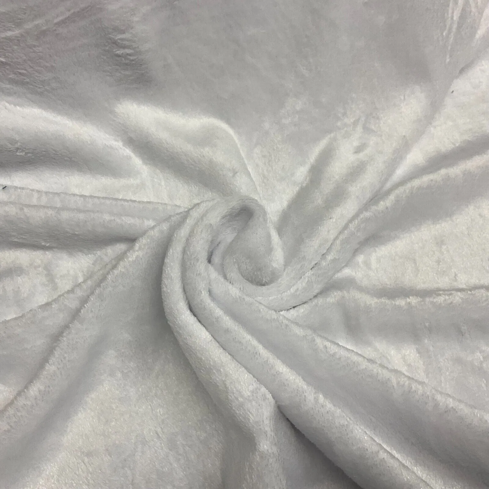 Plain Cuddle fleece ideal for gowns, scarfs, fleece, fabric  148cm M1668